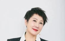 凯丽维权胜诉，才知道足力健代言人早已换成“铁榔头”郎平