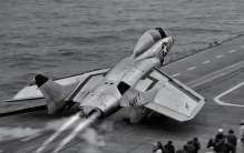 少尉杀手——史上最极端的舰载战斗机