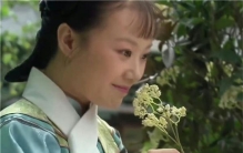 流朱让甄嬛闻石楠花的香气 石楠树为何大面积种植