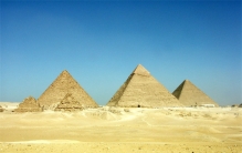 金字塔内部发出光束 这是史前科技？（金字塔谜团）