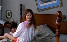 被恶灵上身的菲律宾女孩 身体出现咬痕（恶灵附身）