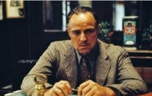 二战期间这位黑道老大因为一件事而威名远播，受到英美盟军好评