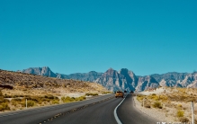 沙漠奇景：世界最长的5条沙漠公路，魅丽且具有挑战
