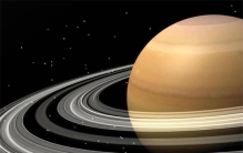 来自太阳系的最新发现  土星环正在加热其大气层