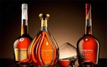 世界十大干邑品牌排行榜：第一名是拿破仑，马爹利居第三