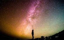 能量既不能凭空创造 也不能消失 那宇宙大爆炸的能量从何而来