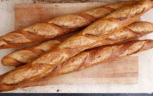 世界上最大的面包 1700m长（最大面包）