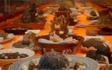 古代皇帝一顿饭 大概得花多少钱？（皇帝生活）