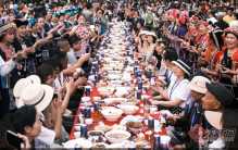 “世界最长的宴席”哈尼长街宴在云南墨江开席