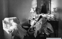 做梦是人们熟睡时大脑里出现的画面 那么梦见亲人去世是什么意思呢