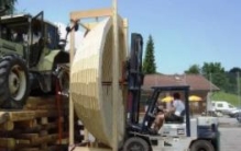 世界上最大的木碗：能容纳六个成人(直径可达1.5米)