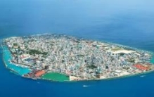 世界上最小最拥挤的首都：不足2平方公里(最宽两车道)