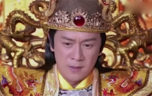 我国史上一个昏庸皇帝 当官都得子宫（昏庸皇帝）