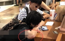 被注射抑生长剂、接内衣广告，这6位童星，真的被父母害惨了