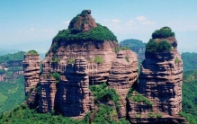 广东省十大高山排名：丹霞山排第一，罗浮山排第二