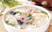 郑州最有名的九道特色美食，葛记焖饼、烩面居前两位