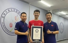 世界上跳绳最多的人 17岁的中国男孩（跳绳达人）