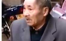 77岁大爷和33岁保姆奇迹生子，鉴定一出，女儿女婿们生把老头气死