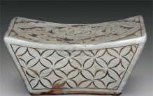 古代人们睡觉的时候 为啥喜欢用陶瓷枕头（古人生活）