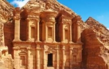 约旦佩特拉古城之谜，公元前巴泰人建造(世界新奇迹古城)