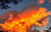 神秘村庄自燃之谜，村庄自燃起火几百次(疑似外星人放火)