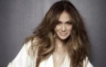 世界上腿毛最贵的女人：全身价值121亿元(一双腿69亿)