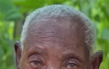 123岁老人公开求爱，年轻不想结婚单身至今，现想尝尝爱情的滋味