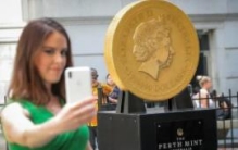 世界最贵金币重达一吨：直径达80厘米(价值2亿人民币)