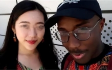 离谱 女教师与校长密谋被黑人外教撞破表示：加我一个