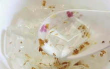 白凉粉是什么东西?南方人最爱吃的透明果冻(口感爽滑)