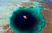 世界最深海洋蓝洞在哪里