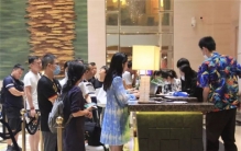 按摩店遇到大学毕业的女技师，因为一个手机壳，她成了我女朋友！