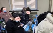 父亲生病那几个月，我做按摩技师月入过万，开始嫌弃自己所作所为