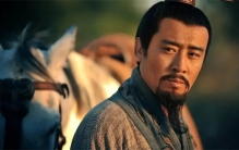 关羽不愿跟随曹操 为何一生都以曹操给的爵位自居