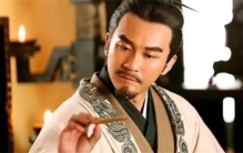 四次跳槽 六异其主 尚能善始善终 贾诩堪称三国第一人