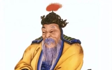 汉景帝请一宰相吃饭，故意没准备筷子，宰相吃完后：此人留不得