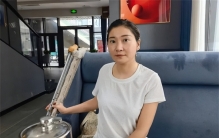 19年在泰国被丈夫推下悬崖，侥幸生还的中国孕妇，3年后站起来了