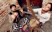 印度通天绳表演视频(印度通天绳魔术原理)