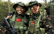 特种兵和李小龙谁厉害(李小龙和特种兵格斗谁厉害)