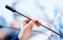 媒体:蔡某某事件继续发酵！找明星代言看风头也要防风险