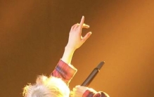 为什么现在的明星私生活这么乱，只要被狗仔队一爆料立马都完蛋？