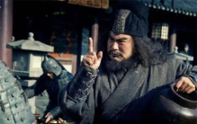 张飞是蜀汉的重要将领  他为什么轻易就被部下刺杀身亡呢