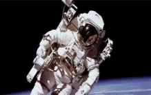 一套宇航服价值3000万 为啥无法带回地球（宇航服）