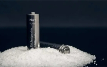 高性价比钠电池，有望取代锂电池，能源领域黑马有何技术局限？