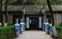 明清四大名镇，其中三镇变城，一镇还是镇，该镇为何没发展起来？