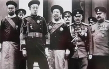 清朝王爷载涛：一生有过四个女人，为了发妻开心纳两位丫鬟为妾