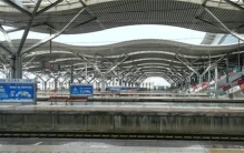 美国游客拍摄长沙高铁站 中国建设有多强大（中国建设）