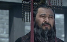 曹操贪图张绣婶娘邹氏 为此付出了多大代价 痛失爱子和大将