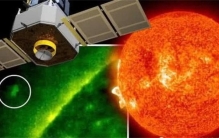 在太阳附近  探测器多次拍到不明飞行物  难道太阳是“加油站”