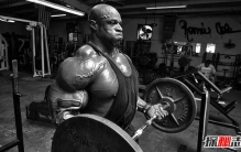 健美巨兽罗尼·库尔曼，蝉联八届奥赛冠军(肌肉堪比绿巨人)